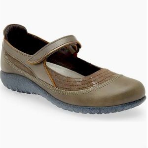 Worn Once! Naot Kire Suede Mary Janes size 39 (8.5) Retail $190